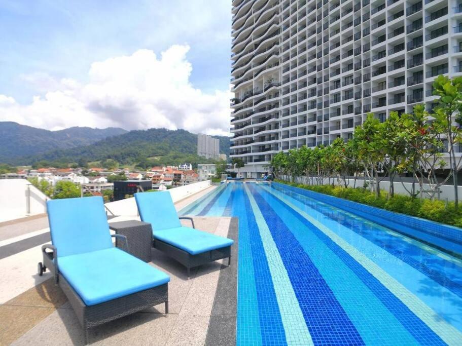 Deluxe Seaview Suite Twin Bed By The Only Bnb Tanjung Tokong Exterior foto